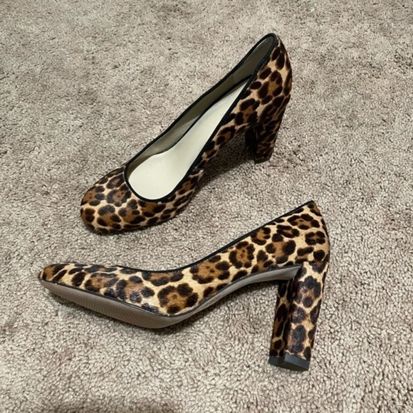 ANN TAYLOR LEOPARD PRINT CALF HAIR BLOCK HEEL PUMPS size‎ 6M - Picture 8 of 8
